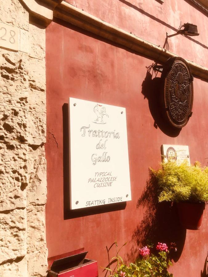 Il Galletto Viola, Luxury Room & Suite パラッツォーロ・アクレイデ エクステリア 写真